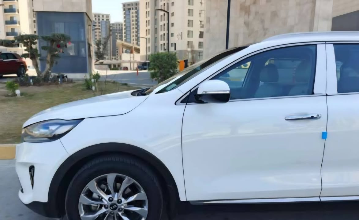 سلام عليكم 
سورنتو 2020 السياره مال اقصاد صاحبه ما يسدد ابيع بدون ارقام كفاله عامه شرط الفحص السياره فول مواصفات للخير بانو رامه بصمه بردات خلفيه ثلاث قطع تبريد السياره فول من الاخير محرك 6v 
العنوان:البصره 
رقم : ***********
