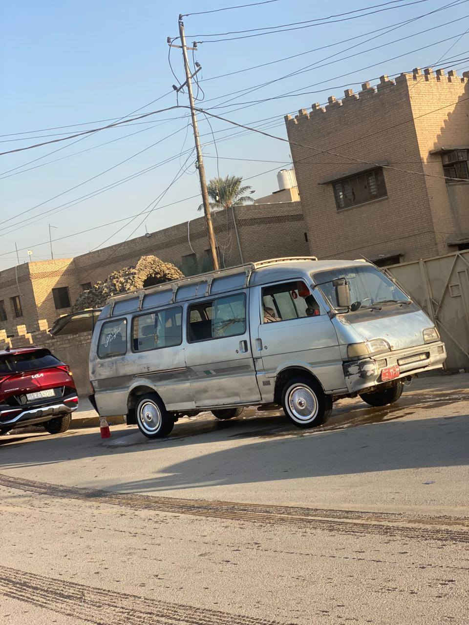 سلام عليكم سياره اسياه  موديل  93  ابيع رقم بغداد احمر سياره جاهزه من كلشي تخم تاير جديد حداديه جديده صدر امامي خلفي جديد مكينه كير اكسل جديد  سياره نضيفه بيه بيبان ثنين تيديل سايق ولصدر جدد تحويل ثاني يوم سعر 45 وبيها مجال مكان بغداد  الستفسار / ***********/  /***********
