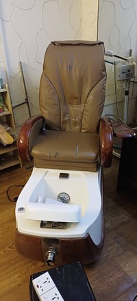 غراض صالون للبيع الاستفسار الاتصال ٠٧٧١٤٢٥٣٥٢٦