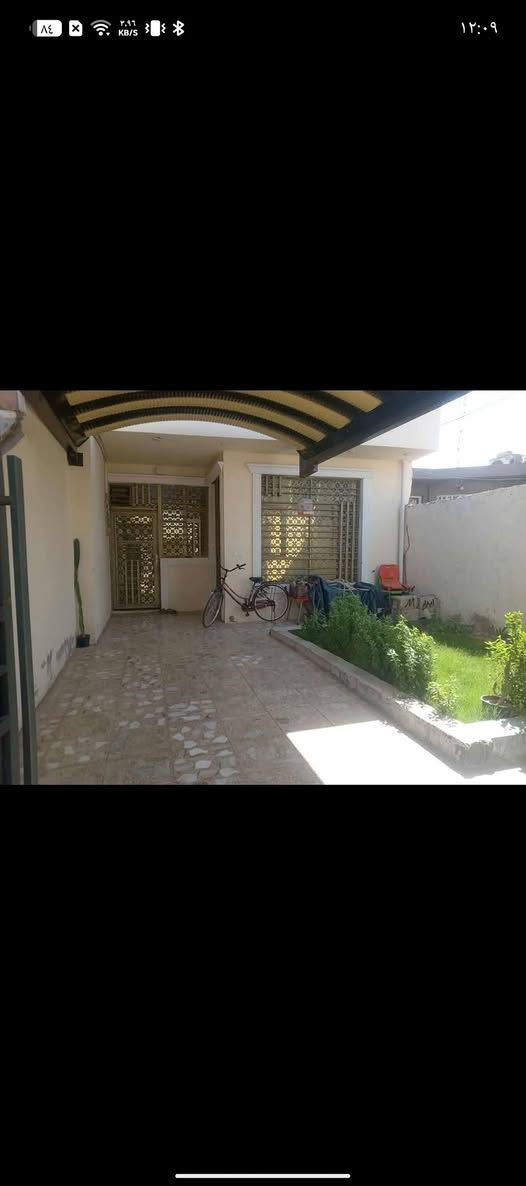 سلام عليكم ورحمة الله وبركاته بيت للبيع مساحته 150م البيت مجاري ماء كهرباء تبليط كامله غرفتين نوم صاله مطبخ منور حمام ترك استقبال حديقه طرمه البيت كامل بناء حديث 2025 السعر 90وبي مجال العنوان بغداد جسر ديالى القديم  جامع طه شارع المخازن قرب مولده سيد مجيد ///////*********** 

ملاحظة:/:/ مكلف بالنشر رجاء رجاء رجاء مكلف بالنشر
