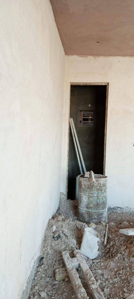 بسم الله الرحمن الرحيم على بركة الله تعالى لبخ درجه اوله اسمنت جص بورك متفرغ حالين شغلي باليوميه اليوميه فقط من 40الى 50 والي ريد  عل المتر هم عادي اني بخدمه الرقم *********** او مرسله على اوتساب ومن الله التوفيق 🤍
