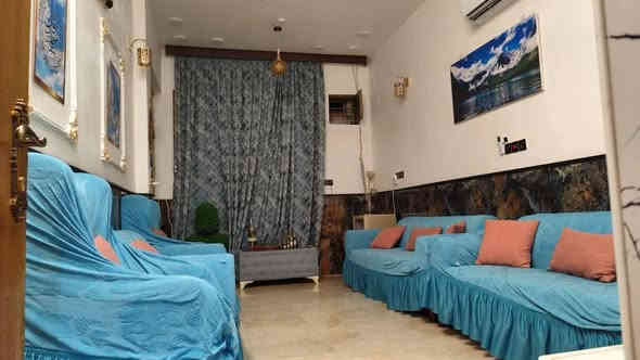 سلام عليكم بيت للبيع في حي رساله الثانيه
مساحه البيت 108 
الواجهه 6 نزال 18
يحتوي على 3 نوم
صحيات عدد 3 
استقبال مطبخ 
بناء درجه أولى 2024 
استفسار اكثر زيارة مكتب حسين الذهبي في حي رساله الثانيه
- ***********
