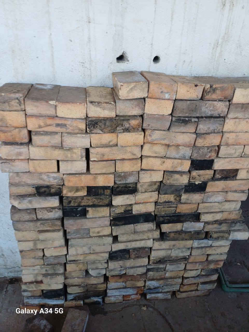 غراض فرن مستعمله للبيع للاستفسار  ***********  طاوليات  عجانه مصفي دخان حجر ناري العنوان كوفه علوه الفحل
