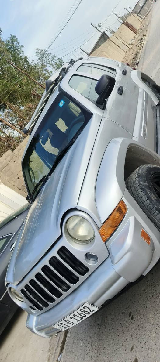 جيب ليبرتي فول مديل2007 رقم بغداد  انكليزي بسمي   مكينه وكير كله جديد فور ويل***********
حجم 6  كير اوتوماتيك  تتفئه وتبريد كله شغال صدر خلفي امامي جديد تخم تاير جديد كشنات كهرباء 
سيدي واكس فول سستم صوت 
   مانع انزلاق  
كروز سرعه ABS لايت اوتو 
    بيه صبغ 5 قطع باقي بلادي  دوخلهه كله جديده شرط وترايك ١٨٠ وين ميعجبك  رايدهه 75 وبيهه مجال مكاني بغداد المدينه الصدر 
هاذه رقمي ***********
