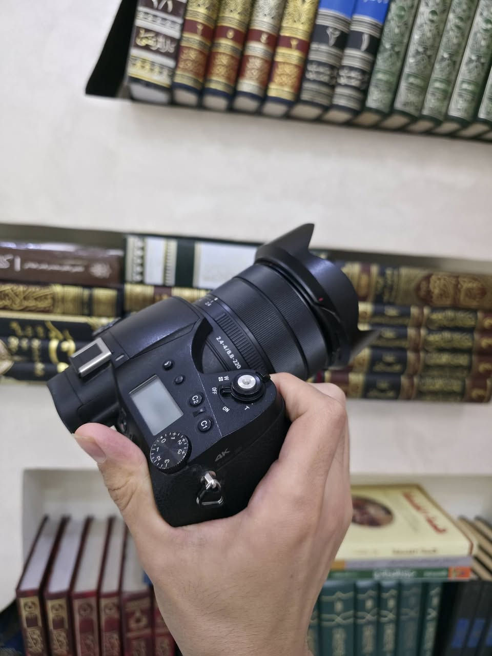 للبيع كامرة سوني RX10 iv
تفيد مصوري البرية والحيوانات والرياضات والمسافات البعيدة 
عدسة ثابتة منها وبيها
أخذتها بمليون و٩٠٠ 
للبيع بسعر ١٦٥٠ 
مع ٥ بطاريات 
شاحنتين 
ورامين 32 كيكا 

للطلب والمراسلة 
***********
