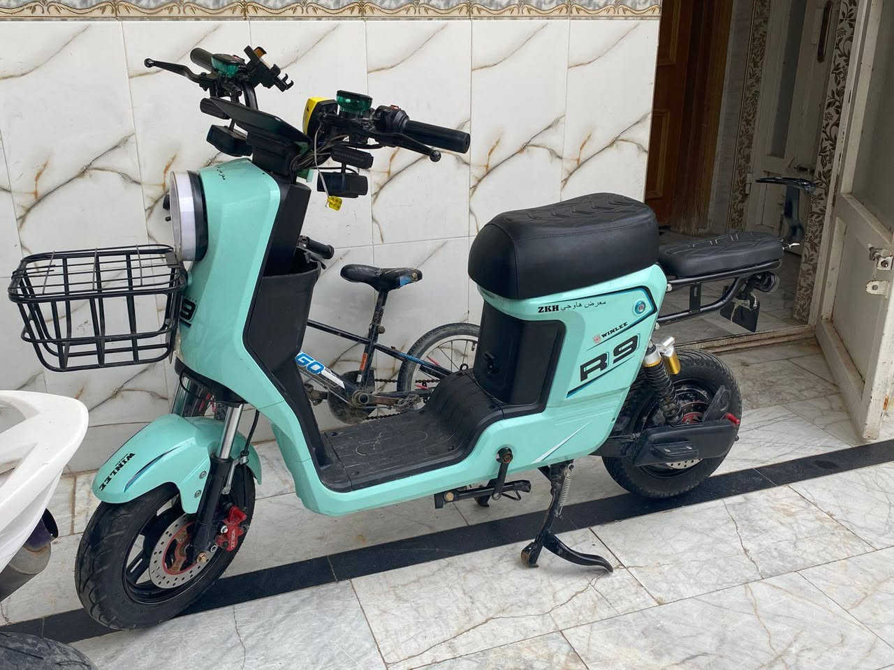 سلام عليكم دراجه شحن للبيع مكفوله وكامله شرط شغل دراجه بعده جديده ستوني طلعته من الوكيل المجر الكعبي, ميسان


**إذا كنت صاحب هذا الإعلان وتريد حذفه لأي سبب، رجاءا أرسل رسالة إلى الدعم الفني**