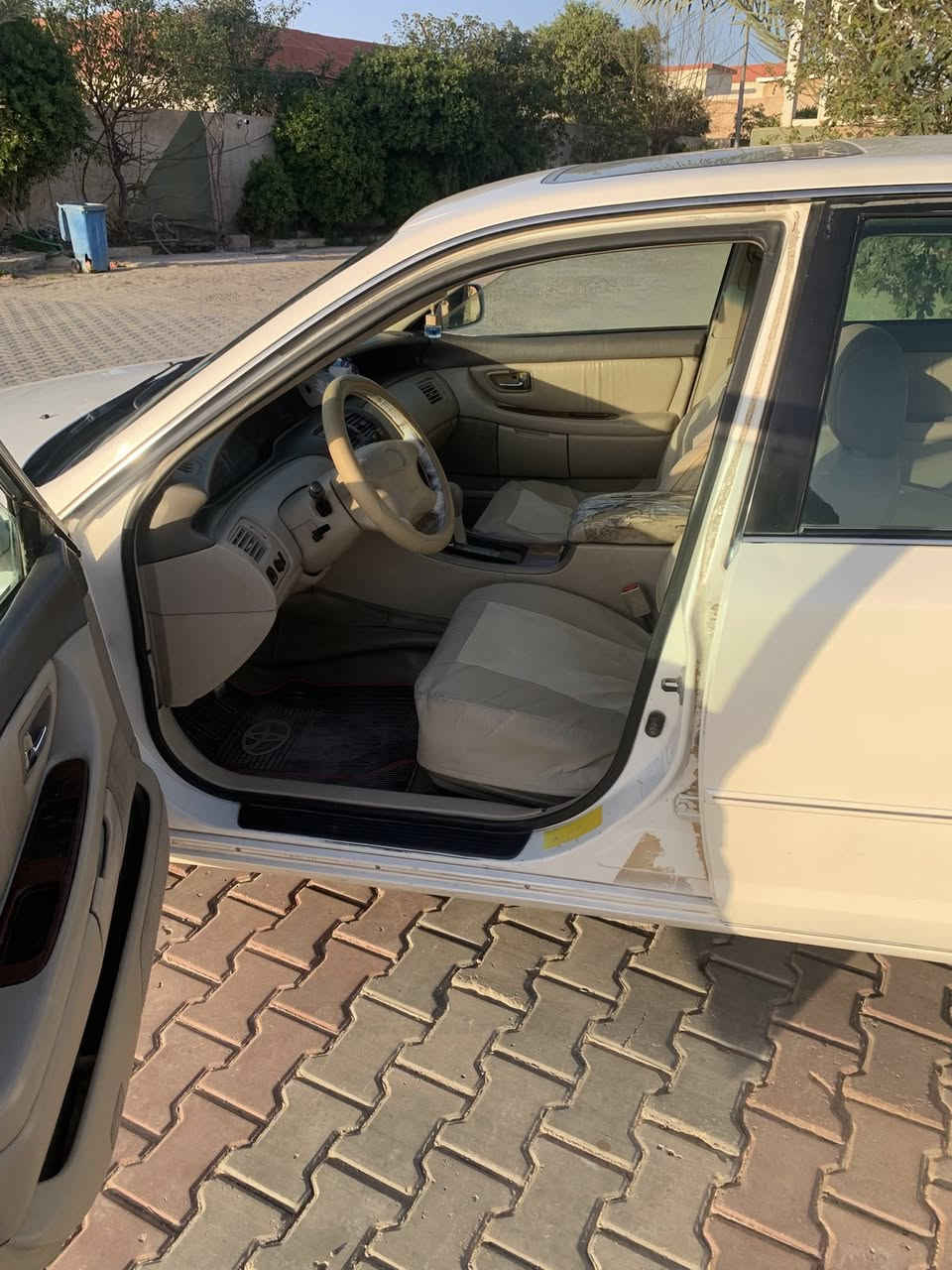 السلام عليكم
افلون 2001 خليجي فول واحد على واحد 

ابيض صدفي محرك كير شرط الكفالفه 

صدر امامي خلفي زينات رقم صلاح الدين دولي 

سنوية ل2027 ثاني يوم تحويل صبغ حزام بشرط بدون ضرر ولا تعديل مكفولة حتى من البارد  

الاستفسار الاتصال *********** صلاح الدين الضلوعية
