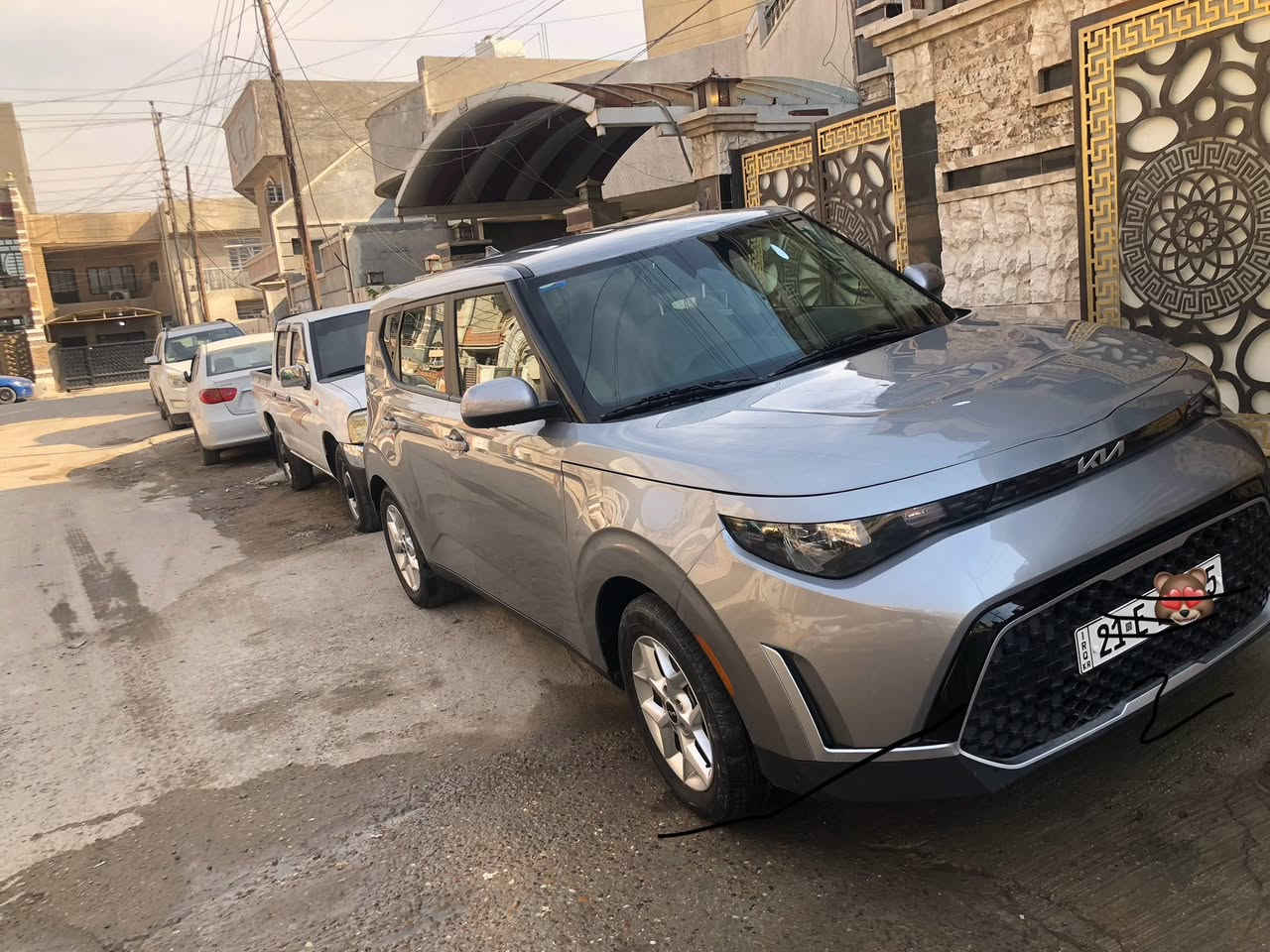 السلام عليكم كيا صول  وارد امريكي موديل ٢٠٢٣ للبيع السعر ( ١٥٨) وبيها مجال للشراي رقم سليمانية بأسمي تحويل ثاني يوم حادث ربع دعامية امامية فقط مع كلير من امريكا قطعتين  صور الحادث بالمنشور ماشيه ٢٢٠٠٠ميل محرك ٢٠٠٠ دوش مواصفات ويا كب رادات اماميه وجانبيه كامرة شاشه كار بلي توقف ذاتي اوتو ستوب كروس تحديد مسار وهوايه مواصفات اتصل افهمك باقي التفاصيل الاتصال ع رقم واتساب ( ***********) مكاني بغداد الدورة - الشرطة / ابو الطيارة
