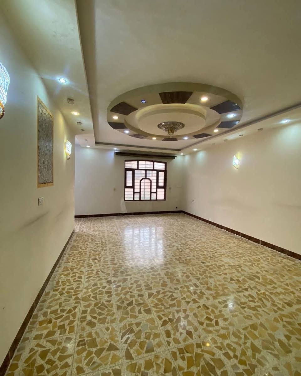 🏠اعلان اعلان
دار للبيع
موقع مميز
~~~~~~~~~~~
طابو ملك صرف
~~~~~~~~~~~~
سنه البناء 2012
الدار كلش نظيف 
قريب على سايدين
~~~~~~~~~~~~
📐المساحه:-250م
📐الواجهة :-10م
~~~~~~~~~~~
📍الموقع :حي العدن
مقابيل جامع تحسين سوراني
~~~~~~~~~~~
💸السعر :-علق ب(تم) يوصلك السعر
~~~~~~~~~~~
الطابق الاول  يحتوي:-
كراج +حديقه +استقبال +مطبخ +
غرفتين نوم+هول +صحيات
~~~~~~~~~~~
الطابق الثاني يحتوي على:-
هول +صحيات +غرفتين نوم
~~~~~~~~~~~
للاستفسار اكثر الاتصال على
***********📱
~~~~~~~~~~~
نستقبل جميع العروض 
🏠السكنيه  🏛️التجاريه
