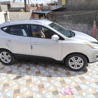 سيارة توسان رقم ديالى للبيع.  وارد أمريكي ٢٠١١ . محرك ٢٤٠٠ .  ضرر الدع...