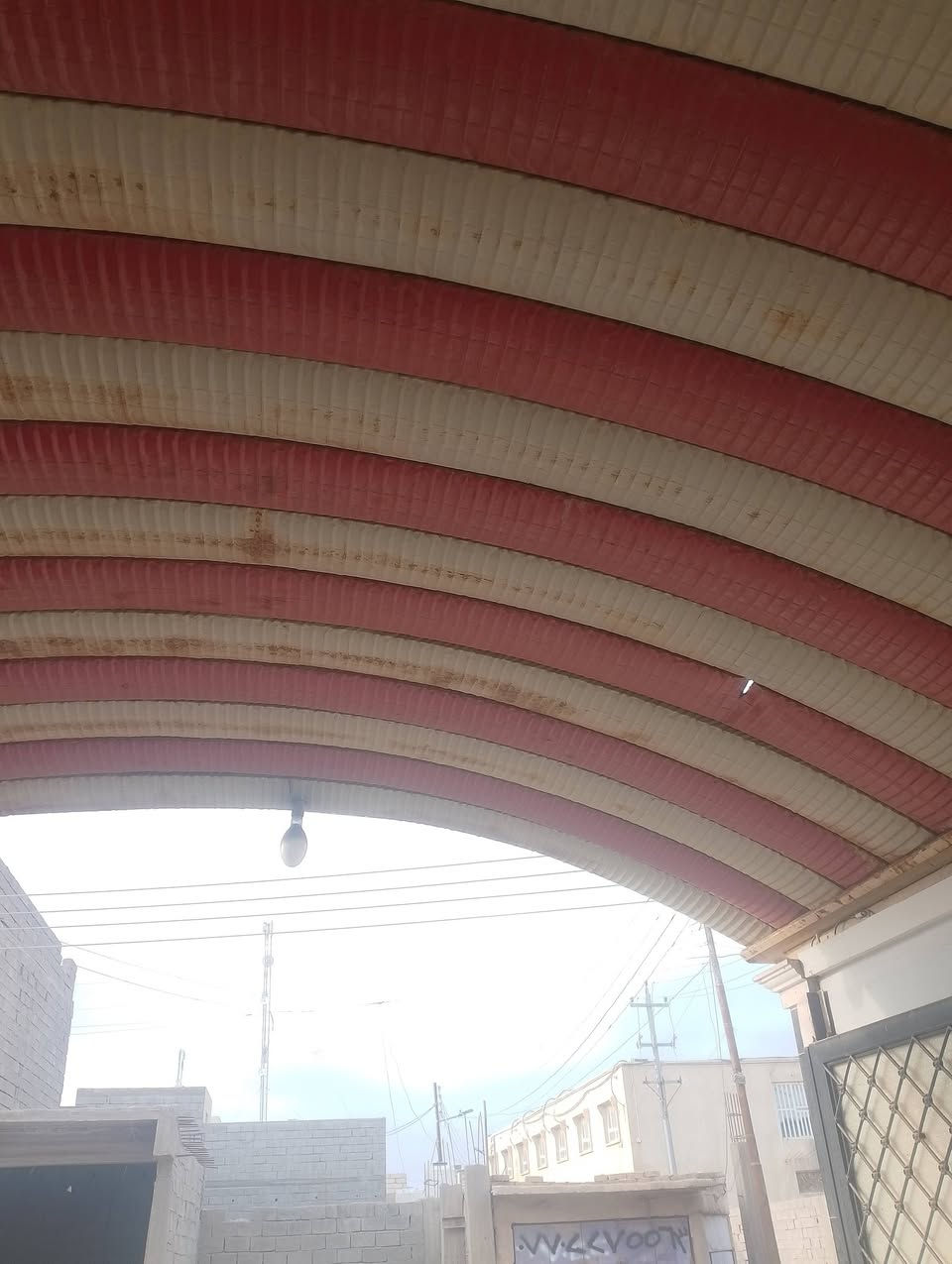 سلام عليكم عدي سقيفة كيسبان للبيع مكاني البصرة سعرها 800 الف للاستفسار *********** واتساب ماسنجر
