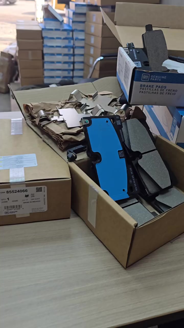 ادوات احتياطية اصلي شركة و كوبي اعلى جودة  
تعلن شركة الجود للتجارة العامة عن توفر الادوات الاحتياطية لسييارات السلفرادو و السييرا للموديلات الحديثة ٢٠١٩ و الى ٢٠٢٦ و سيارات التاهو و ااكاديلاك و اليوكن من ٢٠١٥ و الى ٢٠٢٦.
مثل ادوات الصدر و المحرك و الحساسات و الكهربائيات. 
و توفر لموديل ٢٠٠٢-٢٠٠٧ العسكري .
لتفاصيل اكثر تواصلوا معنا عبر الواتساب 
*********** 
او زورونا في بغداد ساحة الطيران منتصف الشارع.
