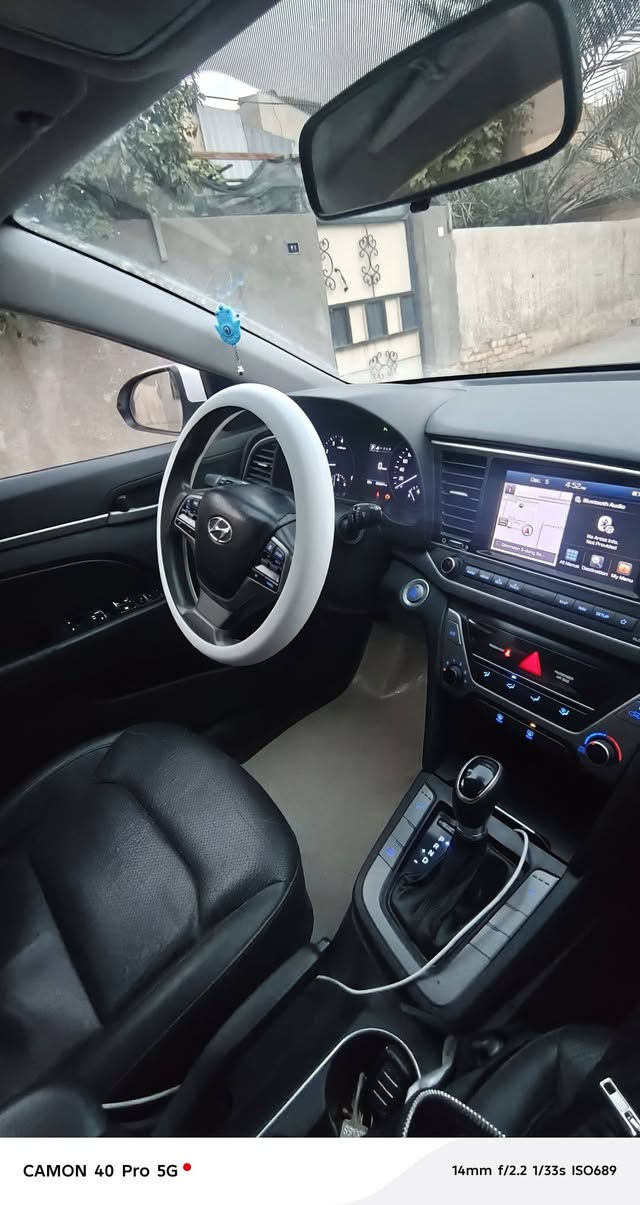 السلام عليكم
افانتي 2018وارد كوري اصل 
رقم بغداد هزة وسنوية رقم دولي كلة جديد 
حادثهة جاملغ عابر عل شاصي وصبغ نص قبق الصندوق فقط السونار منزلة
سيارة فول 1/1
بصمة 
رادار 
3انضمة قيادة 
حساسات 
لدات بل بوب 
شاشة كار بلي 
شاشة اعطال 
مثبت سرعا 
سيارة فول ما عدة الفتحة
تبريد منضموة جديد 
تخم تاير ويل 15جدد
سيارة خير من الله 
بيهة فقط توربيان الكير 
سعر.     (110)
مكان بغداد زعفرانية رقمي ***********
