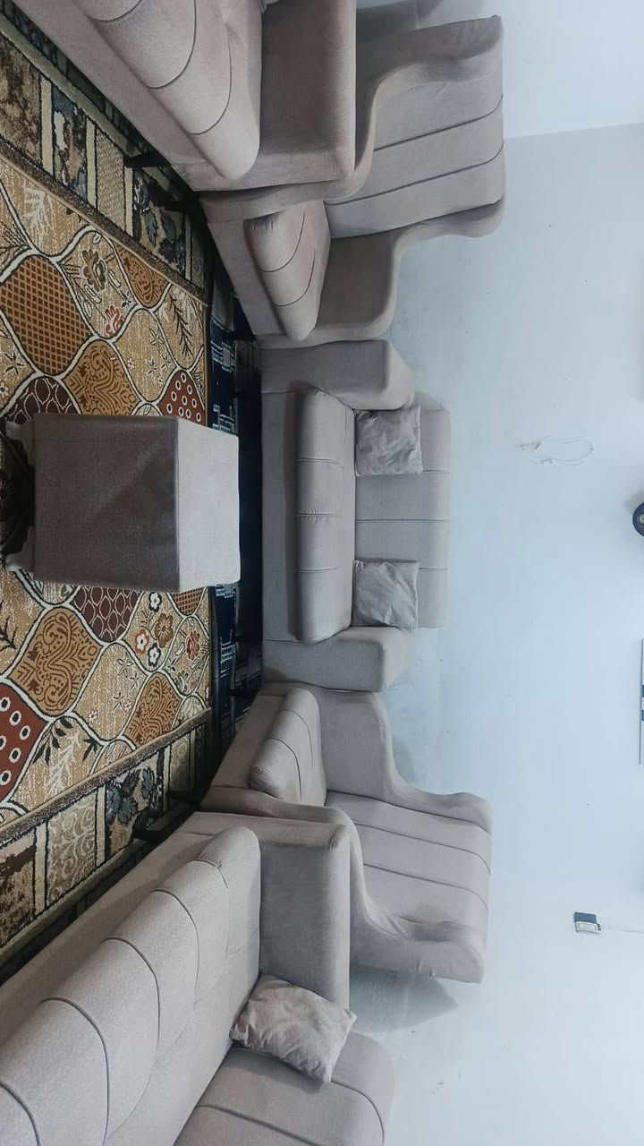 تخم 10مقاعد جديد كلش اي ضررمابي نضيف جد شرط النظافه سعره 275يوجد توصيل داخل كربلاء ***********
