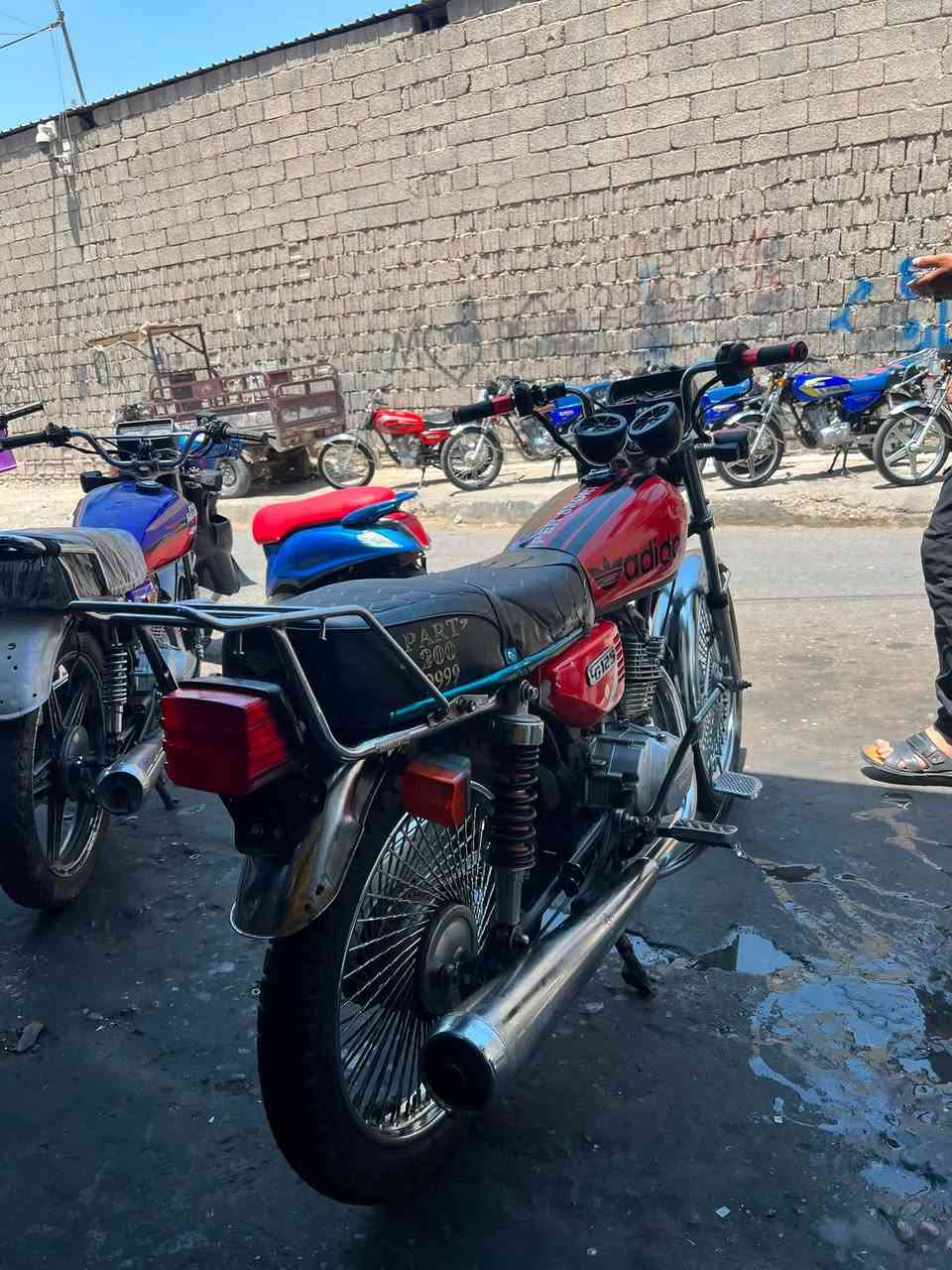 مطور سافين دواليب جديد 
كهرباء شغال 
منفيس اصلي محرك كبس 
موديل 2023 سعرها 260 دولار 
للتواصل ***********
