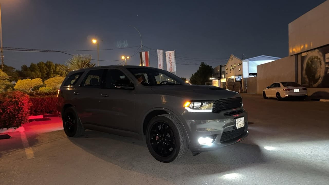 دورنكو ١٩ R/T
٨ سلندر
بلاك توب  كامل مواصفات بدون فتحة
تدفئة وتبريد كشنات امامية
تدفئة كشنات خلفية
مري قلاب
تخم تايرات جديد
دسكات جديدة
كير ومكينة نظيفة جدا
حادث مرفق
للاستفسار
***********
