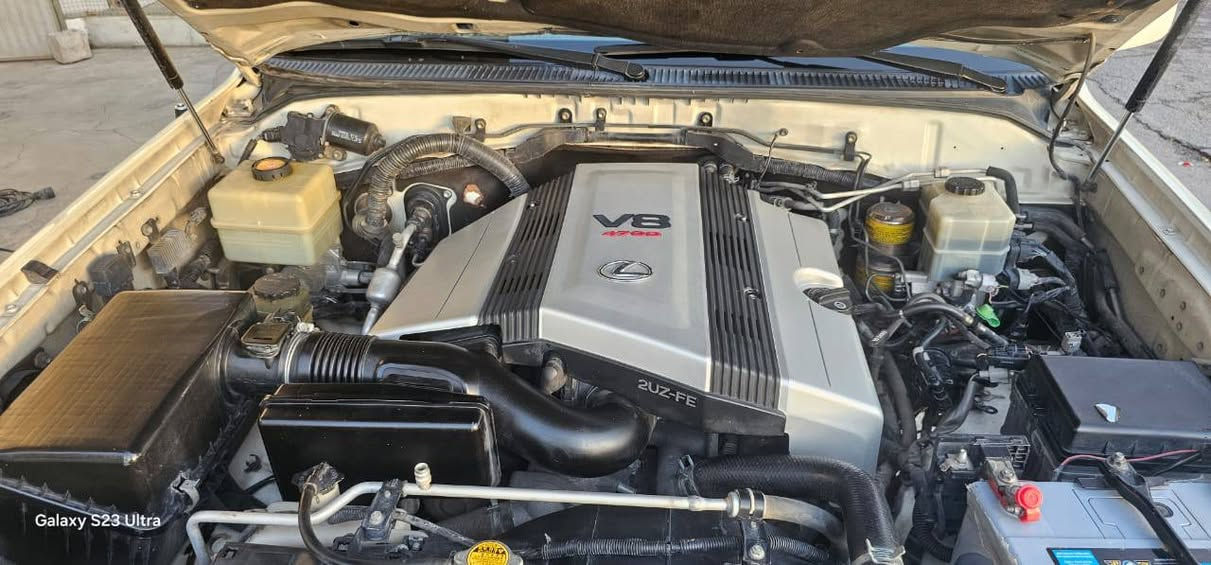 لكزز ٨بستم ٢٠٠٥محرك مامفتوح للبيع مكفوله مكان السليمانيه***********سياره مكفوله بل نشر
