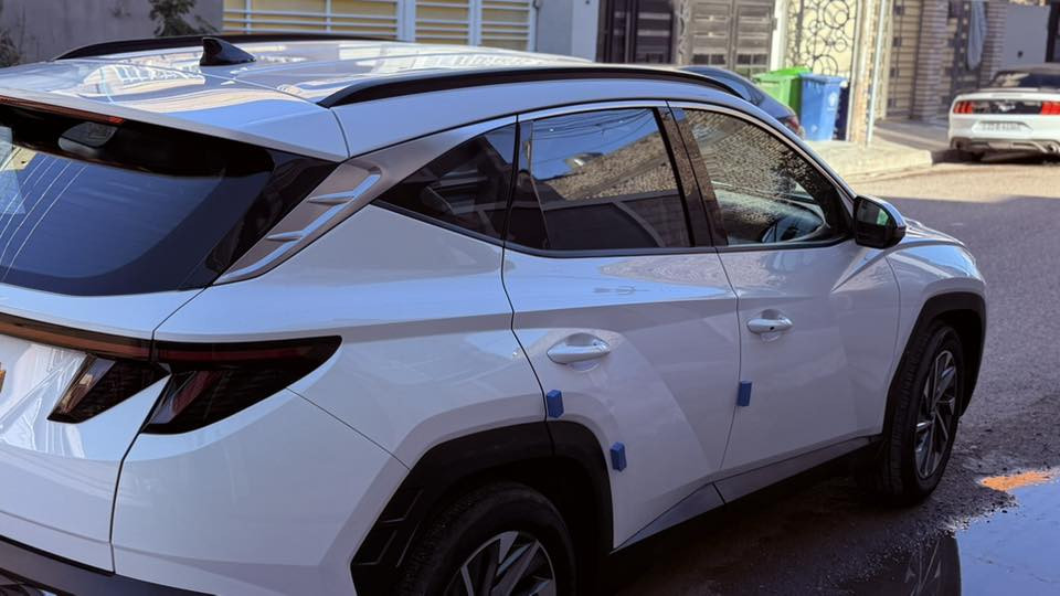 توسان ٢٠٢٣ كفاله زيرو ((ماشيه ٢١ الف))
واردخليجي ، ،اللون ابيض، رقم بغداد محرك 2000،  جديده فول مواصفات عدى البانوراما 
1- كراسي كهربائي
2- حساسات امامية خلفية
3 - بصمة تشغيل عن بعد
4 - ويل كروم 
5 - اشاير بالمري
6 - دخول ذكي
7 - هاند بريك بصمة
8 - ثلاث انظمة قيادة ايكو سبورت نورمال 
9 - شاشة ايباد
10 - شاحن واير ليس مع منافذ USP إماميه و خلفية
11 - قطعتين تبريد 
12 - تحكمات ستيرن جهتين
13 - كأمرة دوار
14 - بردات خلفي
15 - الجام اوتو 
16 - مثبت سرعة
17- مري شفط
18 - لايتات دوارة امامية فول LED
19 - زنون لد امامي خلفي

السعر ٢١٨ وبيها مجال بسيط
رقم بغداد انكليزي بسمي 
حي الاعلام بغداد ‭
‏‭٠٧٧٣ ٥٤٢ ٢٩٧٧‬
