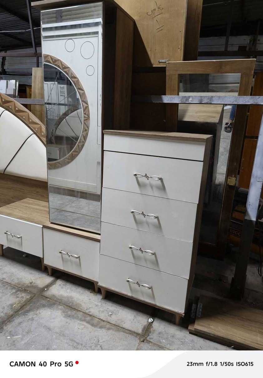 غرفه تركيه فول نظافه95/
المكان حي العسكري
الشراي يتصل ***********
