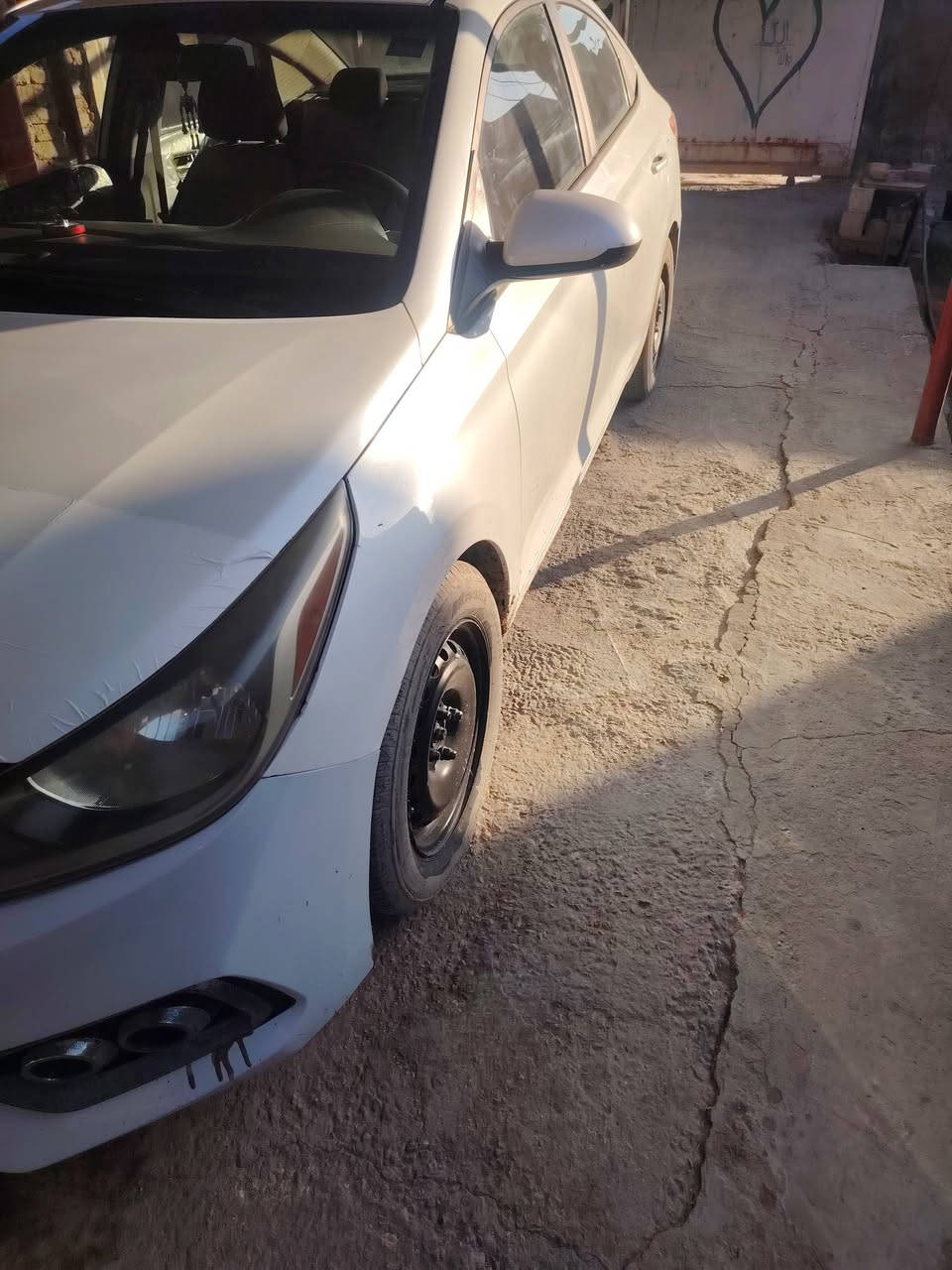 سلام عليكم اكسنت 2020 أمريكي حدث بنيد دعاميه وشويه بخشم الشاصي مكدار قل الشبر مكرك الف وستميه  كير مكرك مكفولات حداديه جديده تبريد بشرط عوزه بس غاز سعر 120 وبيها مجال مكان حله ***********
