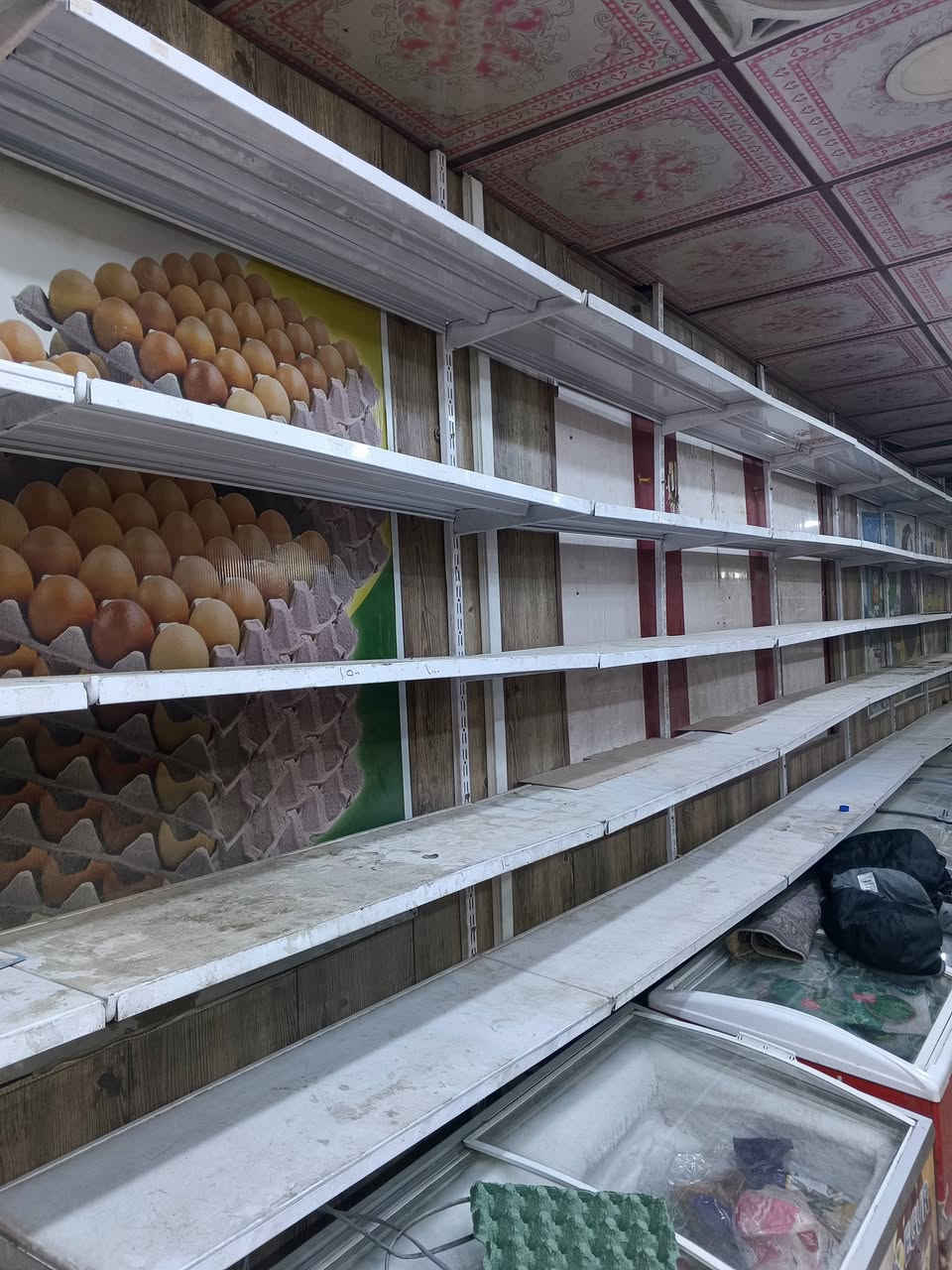 رفوف+مراوح نظيفات للبيع ***********
