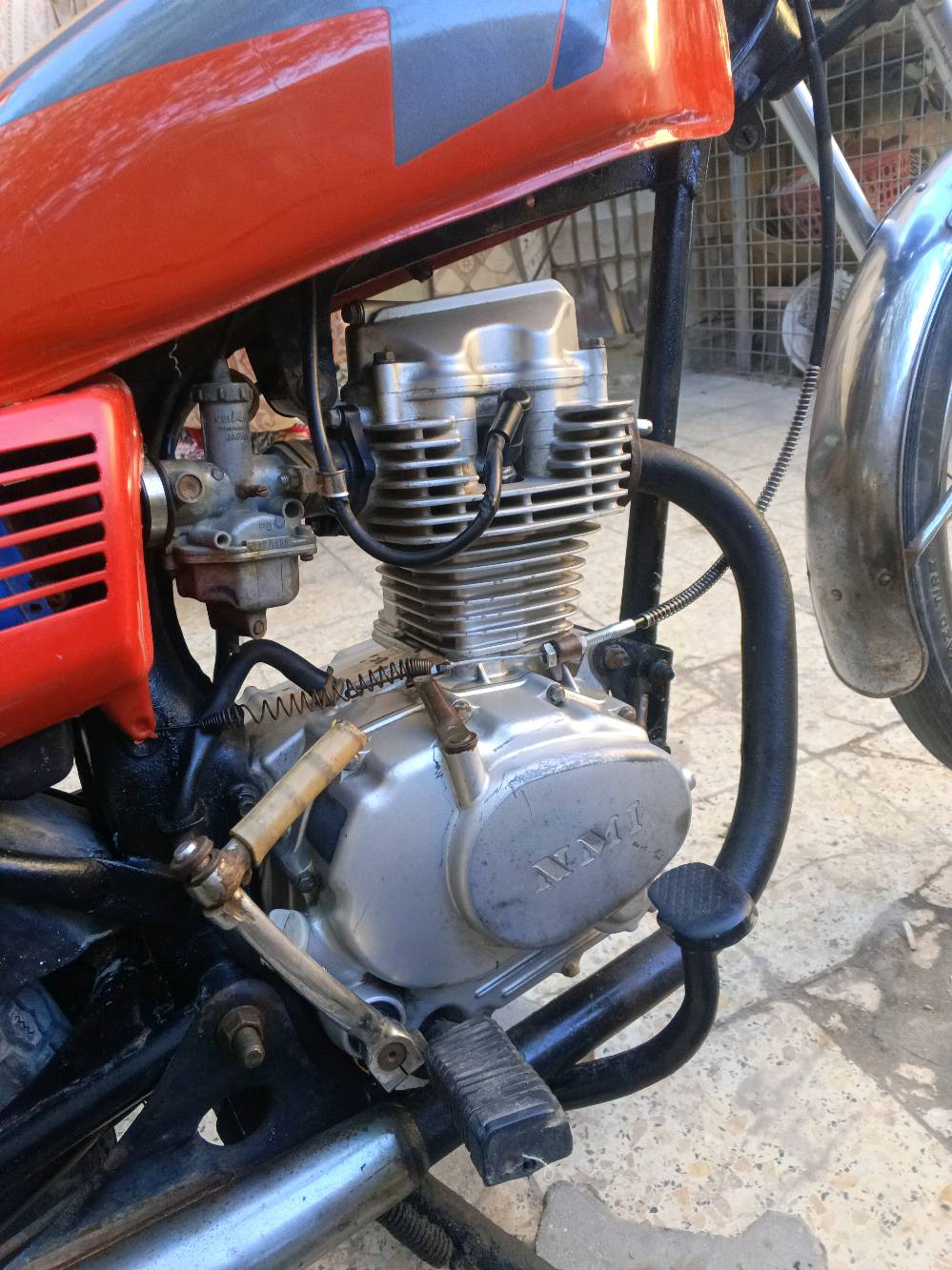 سلام عليكم . دراجه ايراني ادوات ضايعه اوراقهه مكفوله من السرقه . دراجه مكينتهه خرسه دبلات شغاله شلعه ومعدل مكفوله من التبخير والنضوح . سعرهه 325 وبيهه مجال للشراي مكاني  بصره خمسه ميل  ***********