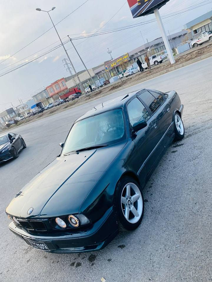 سەرەتا بەناوی خوای گەورەو میهرەبان🤍
bmw e34 525i abs 1992
ڕەنگی سەوز 
مۆدیل ١٩٩٢) پشت و پێشی و دۆسیە کروە بە m 
٥٢٥ گیر عادی مەکینە کەپس 
پێش گەورە و لیت ئالقە لۆک ویلی و تایەی لۆکی زۆۆر جوانی لەسەرە
عام پەمپ بۆ جوانی 
٤ جام کارەبا و قوفل مەرکەزی 
ئاڕم پلاستیکی هەولێر بەشەرت 
ئاوێنەکانی کارەبایین 
گێر و مەکینە و  ئاڕمی و بڕوە و موس و هەموو گیانی بەشەرت مالێ دۆستە و سەیارەی مەعرەز نیە 
سعری ٤٢ گەڵا و مەعامەلەیەکی برایانە 
ناونیشن ڕانیە 
لەگەر رێزام بۆ ئادمین❤️
ژەمارە مۆبیلا *********** 
*********** واتسئاپی له سه ره رانية, السليمانية
