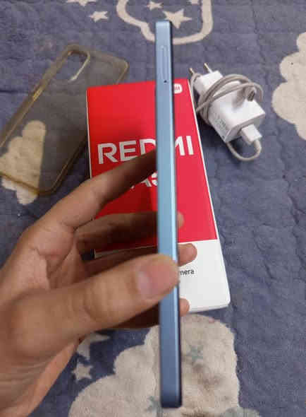 السلام عليكم جهاز ريدمي A5 جهاز نظيف 100% شخط ما بيه ذاكرة 128 وياه شاحنة وكفر السعر 110 المكان بغداد الامين الثانية تواصل على هاذة الرقم *********** بغداد
