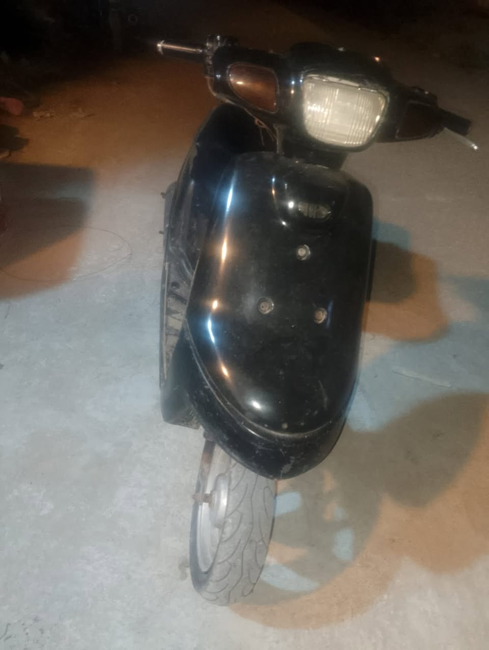 سلام عليكم 
دراجه بطه للبيع 
شاصي مكفول مكينه نضيفه 
تشتغل هندر لايت شغال اشاير شغاله نقص فقط باتري 
سعر ٢٠٠ وبيه مجال بسيط
رقمي ***********
