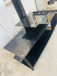 ميز تلفزيون • نضيف ما مستعمل • كركوك طريق بغداد