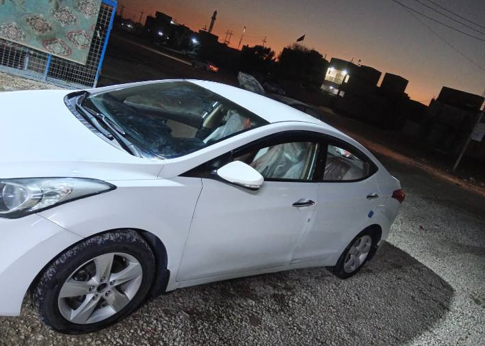 السلام عليكم 
هيونداي النتره مديل 2014 باسم شركه 
فقط جاملغ صوب السايق وبيه كارت وبارد قليل 
مواصفات عاديه تحكم ستيرن مكينه 1800 السياره نظيفه وماعايزه اي شي رقم شمالي جديد سنويه جديده للاستفسار*********** النجف, العراق
