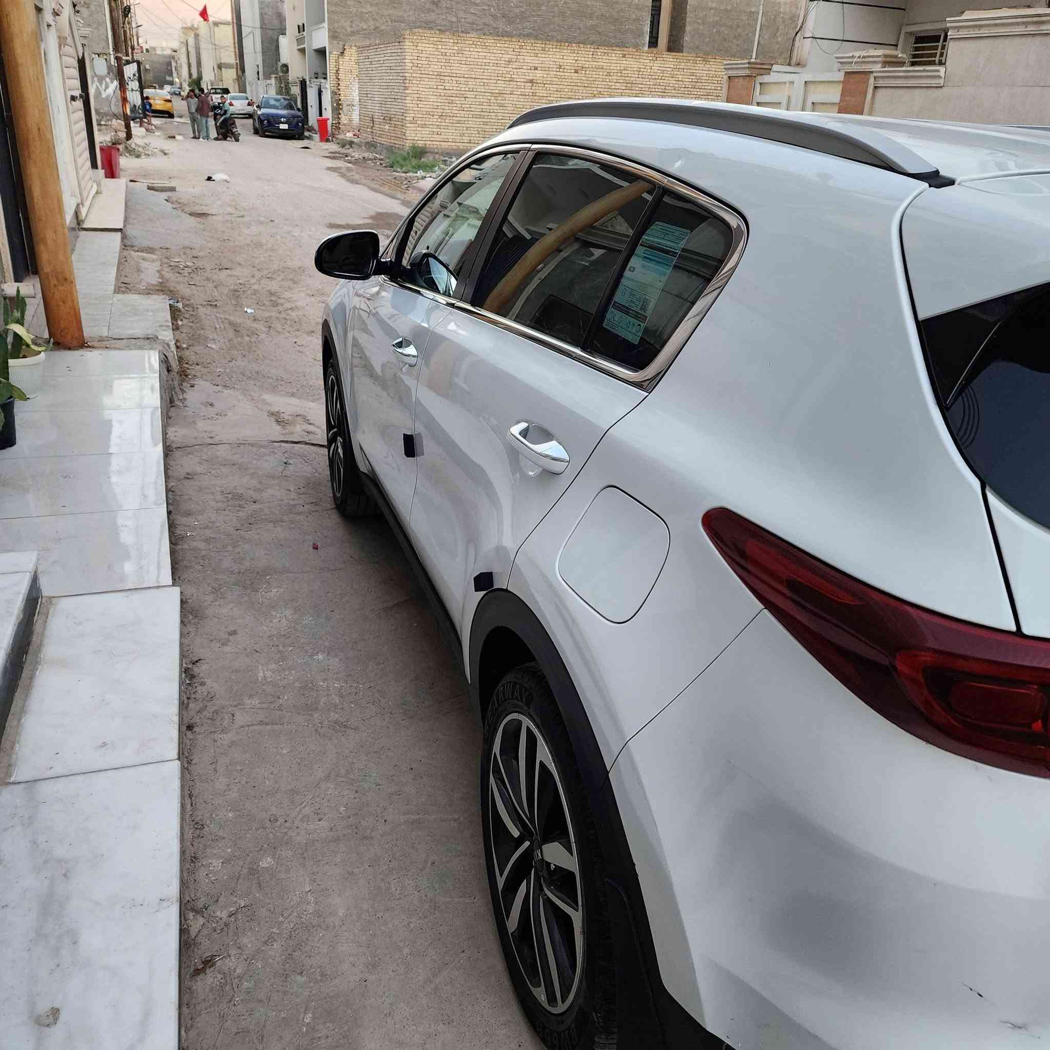 سلام عليكم  كيا سبورتج ٢٠٢٠ خليجيه ممشاها95000  مكان السياره بغداد رقم الهاتف***********.   ***********

