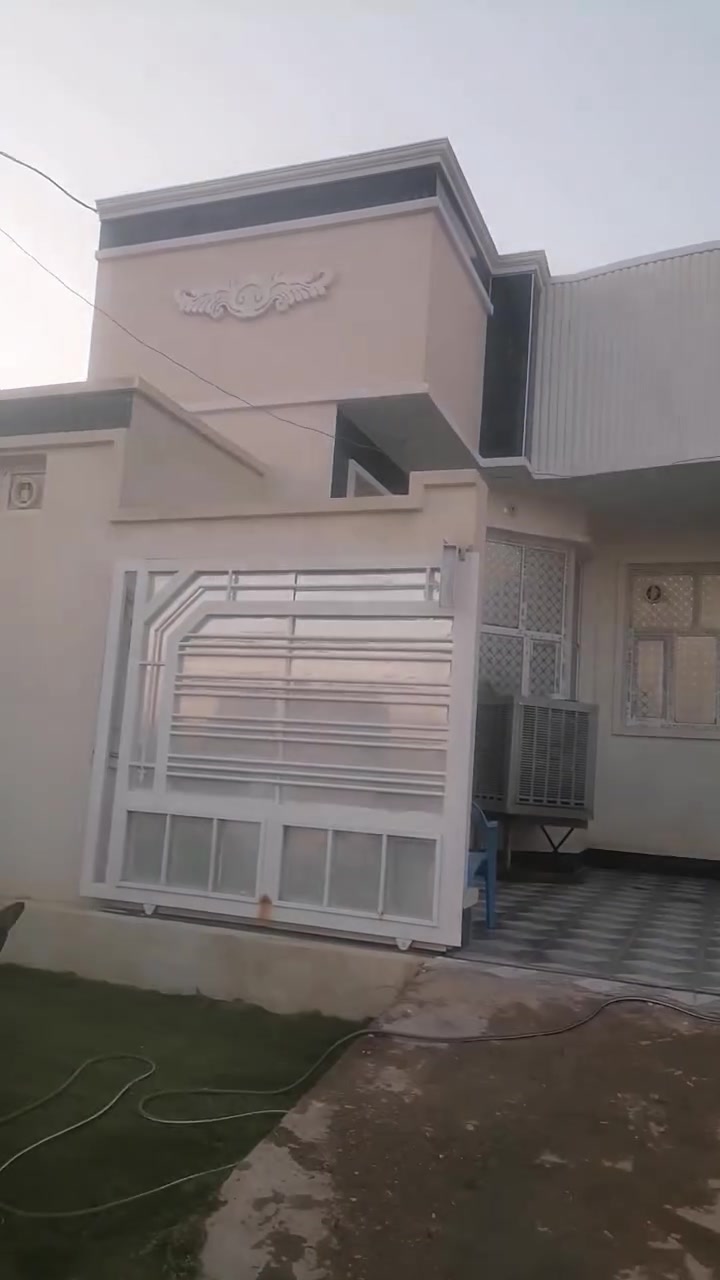 مشتمل المساحه ١٥٠ متر الوجه ٧ ونص في ٢٠ الجغيفي الثانيه مقابل عبر كريم العفتان شارع ٦٠ متر مقابل السكه وجامع الشهداء صاحبه عارضه ١٤٥ مليون وبها مجال ***********  *********** اسماعيل الجميلي مكتب عقار الجغيفي الثانيه عبورالجسر الجغيفي
