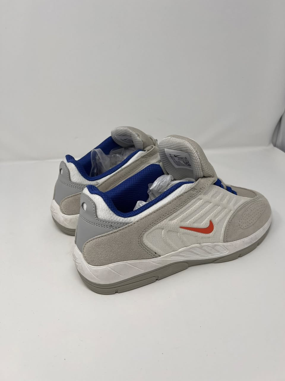 السلام عليكم نايك زووم vertebrae شكل الحذاء مستوحى من شكل العامود الفقري

, باله فيتنامي ممستخدم الحذاء باركود شغال موجود على موقع نايك الاصلي، قياس 44(28سم) السعر 25الف دينار قفل ويوجد توصيل جميع المحافظات للتواصل خاص او واتساب ***********
