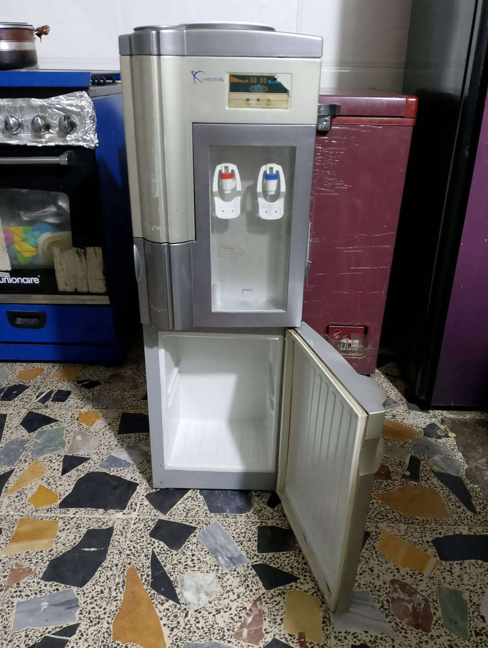 حار بارد يوجد خدمه توصيل 65
@إشارة


**إذا كنت صاحب هذا الإعلان وتريد حذفه لأي سبب، رجاءا أرسل رسالة إلى الدعم الفني**