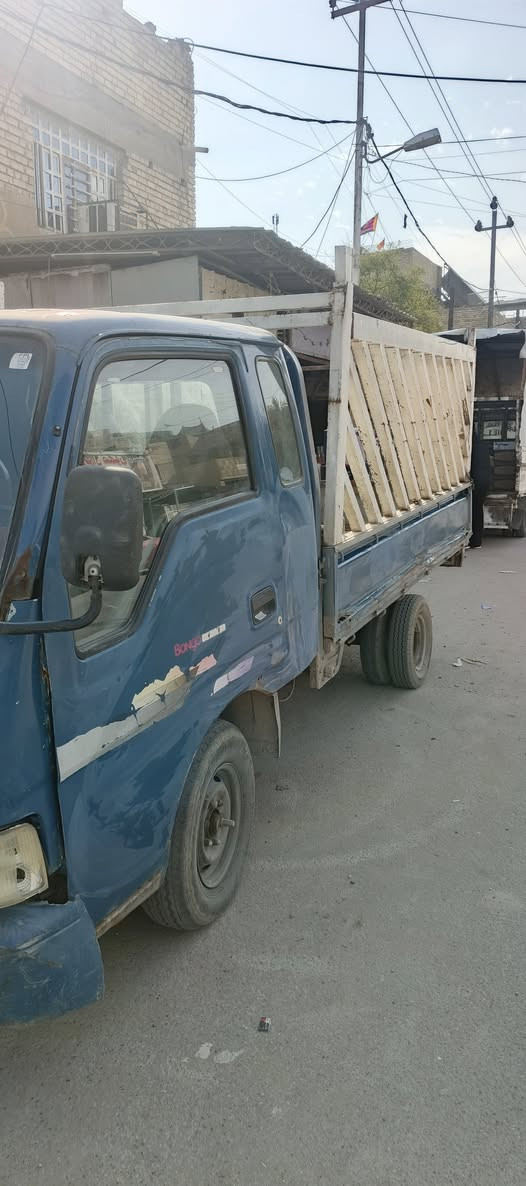 السلام عليكم كيا فونتيرا للبيع موديل 99 مضروبه باب صفحه عكس سايق مبينه مثل مواضحه بصوره كهربائاتهة كامله كلشي مابيهة صدر نص عمر مكينه نضيفه بس بدايت نفخ جاهزه لسياره السعر ٤٠ وبيه مجال المكان بغداد البياع الاستفسار ***********
