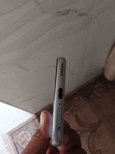 السلام عليكم
HONOR X9c smart ذاكرة 256عشوائية 12+12
الجهاز وكع ع ظهره وصار بي طبع بل شاشه خفيف موضح بل صوره الجهاز صار بي ترسيت اني استخدمه يطفه اشغله يبقه يوم كامل ومرات كم ساعه ونفس الحاله ماعرف بطارية غيرها للعلم الجهاز مامفتوح 🔓 ابيع هيج 125قفل ***********مكاني بابل قرب الاسكندريه
