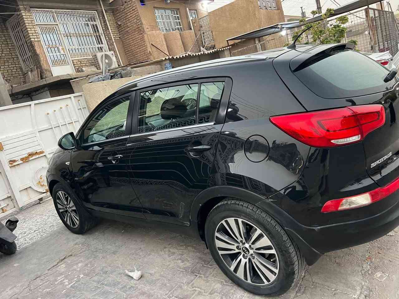 السلام عليكم
سبورتج 2015 خليجي 
كفاله عامه عدا بارد بقبق الجنطه
سياره نضيفه تجي وتشوف بعينك
شاشه اندوريد 
زنون 
سياره جاهزه من كلشي 
السعر 140 وبيهة مجال 
بيع مستعجل 
***********
