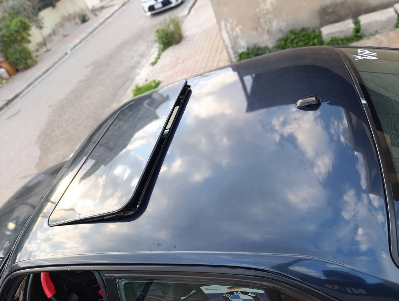 سلام عليكم 
للبيع BMW 520 مديل 91 لون نيلي 
گير عادي فتحه سقف و جام كهربائي كشنات جلد گير محرك كهربائيات كلها بشرط منظومه زنون صدر امامي خلفي كلها بشرط 4 تايرات جديدة ويل خليه جديد رقم سليمانيه رقم و السنويه جديده لحد 2029 السيارة جاهزة صبغ جماليه 
السعر 53وبي مجال مكاني كركوك 
*********** واتساب 
***********
