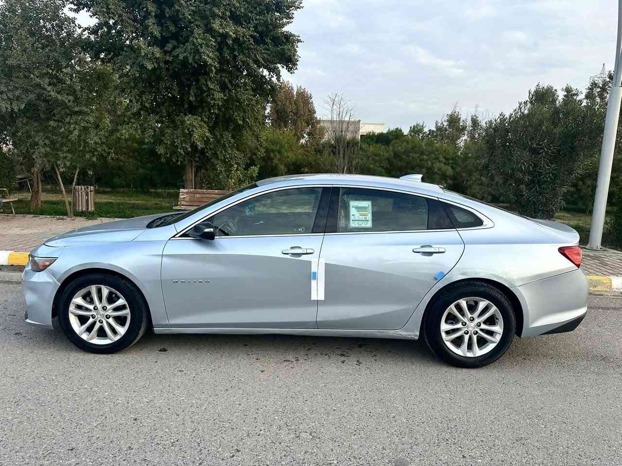 السلام عليكم….
للبيع بسعر مناسب جدا 104$ اعتذر عن الاقساط والوعده
شوفرليت ماليبو 2018 LT وارد امريكي فول عدا السلايت لون سلفر ( ماوي ) رقم اربيل انكليزي (22) سنويه جديدة لغايه 2030 هزه جديدة شرط التحويل….
سياره بيها صبغ قطعه وحده البنيد فقط كلير والباقي مكفول من كلشي …. بدون دواخل بدون ايرباك.. رقم الشاصي وصور الضرر مرفقه مع الصور….
سيارة جاهزة بدون اي نقص….
محرك 4 سلندر … محرك مامفتوح… 
شرط محرك وكير وصدر وكهربائيات وتبريد وتدفئة وتخم تاير سيارة جاهزة من كلشي…..
مواصفات LT فول عدا السلايت معروفه مواصفاتها مايحتاج اذكرها….
العنوان/ صلاح الدين/ تكريت/ القادسية..
السعر 104$ اعتذر عن الاقساط والوعده…
للاستفسار ***********
***********
