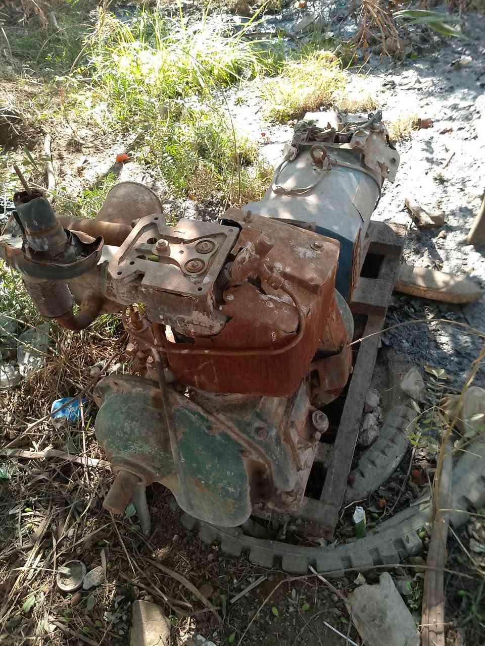 السلام عليكم
للبيع ماطور ماي شغال حجم كبير 
ومولده هندي متروكه و غطاس ماء عاطل 
وماطور خشب عاطل السعر 275 وبيهن مجال مكاني محافظة النجف ناحية العباسيه وهذا رقمي *********** وبي واتساب و متواجد على الخاص
