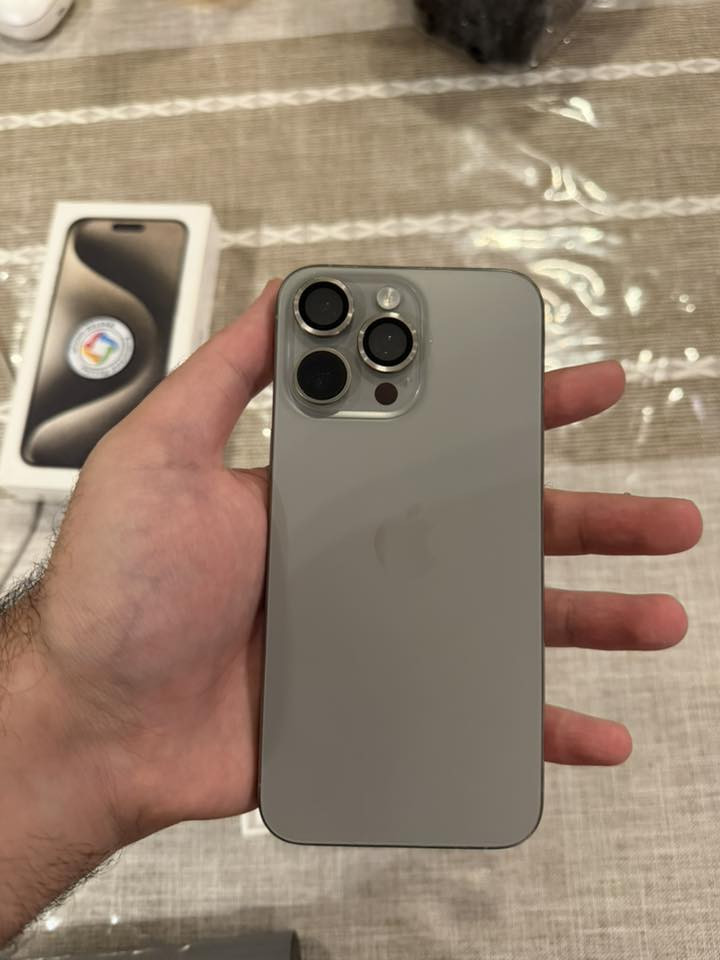 السلام عليكم ورحمه الله
١٥ برو ماكس تيتانيوم 
نظافه 100% شخط مابي 
بطاريه 84
بغداد 
للاستفسار :- ***********
