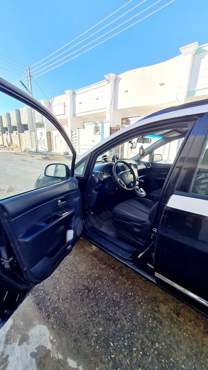 كيا روندو ٢٠٠٨ عائلية خدمية انطي ضمان بيعتها متوكفك بطريق ابد  مستعجل ع البيع لاجل البناء يشهد الله
رقم كركوك سنوية لل٢٨ تحويل شوكت ميعجبك اتخابرني بالخدمه ، اتحمل كافة الامور القانونية غرامات سرقه عيب شرعي 🎫 
مكينه بدايه بخار شرط انطي ضمان سنه متوكفك بطريق ولا تنقص دهن بسيط جدا كير مكفول تبريد تدفئة منضومه غاز بالضمان انسه الصرف جانت ه راكب سويتها ٥ تخم تايرات جدد منضومه تبريد جديده بالدشبول اي كلوب ممشتغل UBS  ومانع انحراف وانزلاق , السيارة كاملة اي نقص او عطل ماكو⛔️ ، فقط حاليا حداديه ٧٥ •/• كامرة وتحكم ستيرن ✅️
السيارة مواصفات يعني تدفئة تبريد بالكشنات ، كشافات بالدعاميه هوك سحب خلفي ضربتها جاملغ امامي ايمن وبنيد و مصبوغات وراجعات يعني السيارة ليبل واحد ☑️

السعر ٧٠ ورقة قفل لاتخابرني تكلي نزلي تره سعرها بلاش واتحمل كلشي اني شخصيا عنواني كربلاء مجمع العباس ***********
