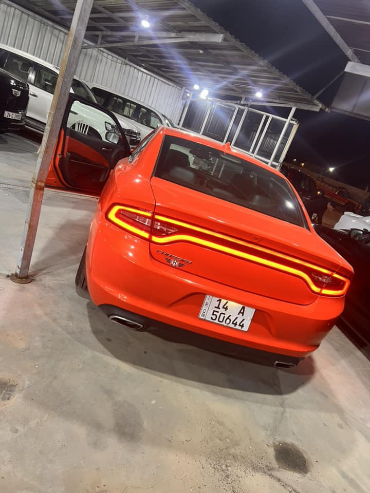 جارجر2018اصل لون برتقالي 
‎رقم بصره مشروع وطني بأسمي
60kmالسيارة حادثه دعامية امامي فقط بدون ايرباك 
‎المحرك : V6.  3.6L 
‎سياره جديده بمعنى الكلمه 
‎مواصفات ال SXT
‎شاشه كبيرة مع نظام ملاحة GPS 
‎سستم صوت الپاين 
‎مقاعد جلد رياضية احمر واسود  
‎ مقعد السائق كهربائي 
‎ حساسات مع مانع تصادم خلفي . 
‎ تشغيل عن بعد  
‎ محدد سرعة  
‎ كاميرا خلفية 
‎ مرايا متحسسة للاضاءة العالية  
‎وباقي المواصفات معروفة 
‎ رقم الهاتف ***********
مكاني البصرة البيع او مراوس
