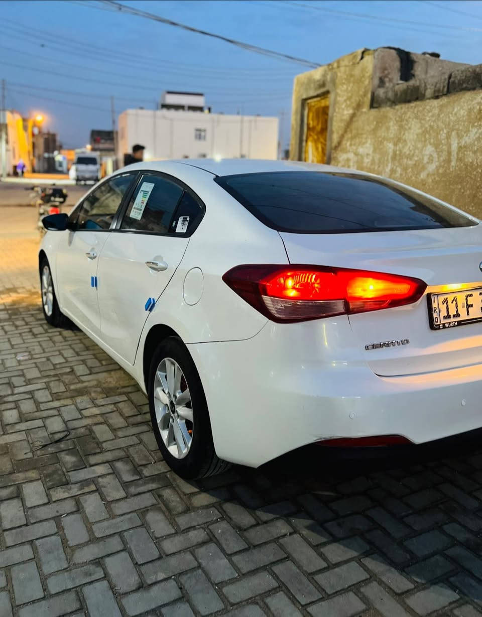 السلام عليكم سيراتو 2017 للبيع خليجي ابيض صدفي  شركه دوليه محرك 1600 شرط مامفتوح سياره جديده سياره عليهه تخم تاير جديد وباتري جديد 
موصفاتهه نص فول 
⚔️ اشاير مري 
⚔️ ويل كب 16 وخمسه ويل كب 
⚔️ حساسات خلفيه 
⚔️ تحكم ستيرن جهتين 
⚔️ لايت كهرباء وجامه اوتو و باقي الموصفات معروفه 
——————————————
ملاحضه بيهه تبديل قبق جنطه  
وبيه رشتين صبغ رقم بغداد تحويل مباشر هزه جديد حداديه حجر سياره حلوه وجاهزه السعر 118 وبيه مجال للطيبين سونار بل منشور ستفسار *********** اتصال 📞 
واتساب *********** مكاني رميثه بيع فقط
