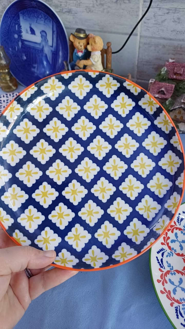 تشكيلة صحون بوهيمي بنقشات مختلفة طبعا سعر الصحون بالسيتات تختلف بس لان هذه الصحون متفرقة
القطعة ب١٠٠٠ او ال٩ صحون ب٧ كلهم 

توصيل كل العراق ب٤٠٠٠ فقطط


**إذا كنت صاحب هذا الإعلان وتريد حذفه لأي سبب، رجاءا أرسل رسالة إلى الدعم الفني**