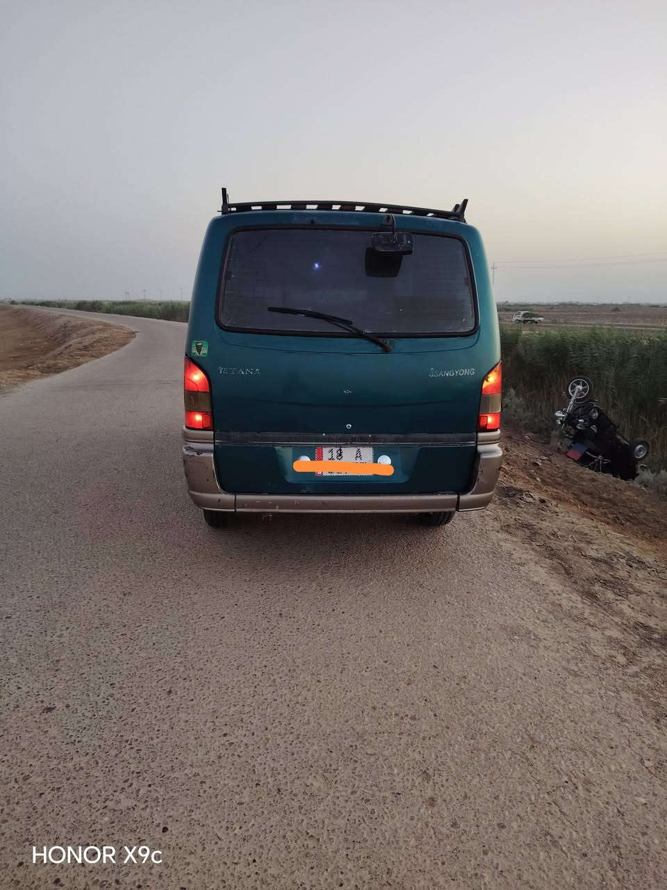 سلام عليكم أستانه للبيع مديل 96رقم انگليزي سياره بسمي  هيه وغرامات المرور مصفر مامطلوبه سياره تخم تاير جديد قبل سبوع شاده جسور دوشمه دواخل فول كهربائيات كله شغال باتري جديد گير فول مكينه بيه شويه بخار تشتغل بدون حميان سياره جاهزه گشره كفاله مصبوغ جماليه سياره  بس المكينه بيه شويه تبخير رقم التواصل *********** المكان الديوانيه
