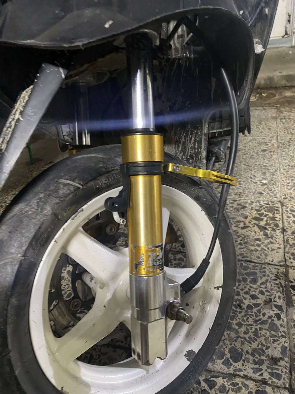 صدر dy ذهبي
فج فرندو 
صينيه ذهبيه و ملقط
كله سيت كامل و ابيع قطع منه عادي لخاص مفتوح و
هذا رقمي ***********
