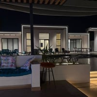 مساحة١٥٥٠ وجه ٢٠ بل نزال غرفتين وستقبال كبير حمام   وحمام تركي  مسبح ٦...