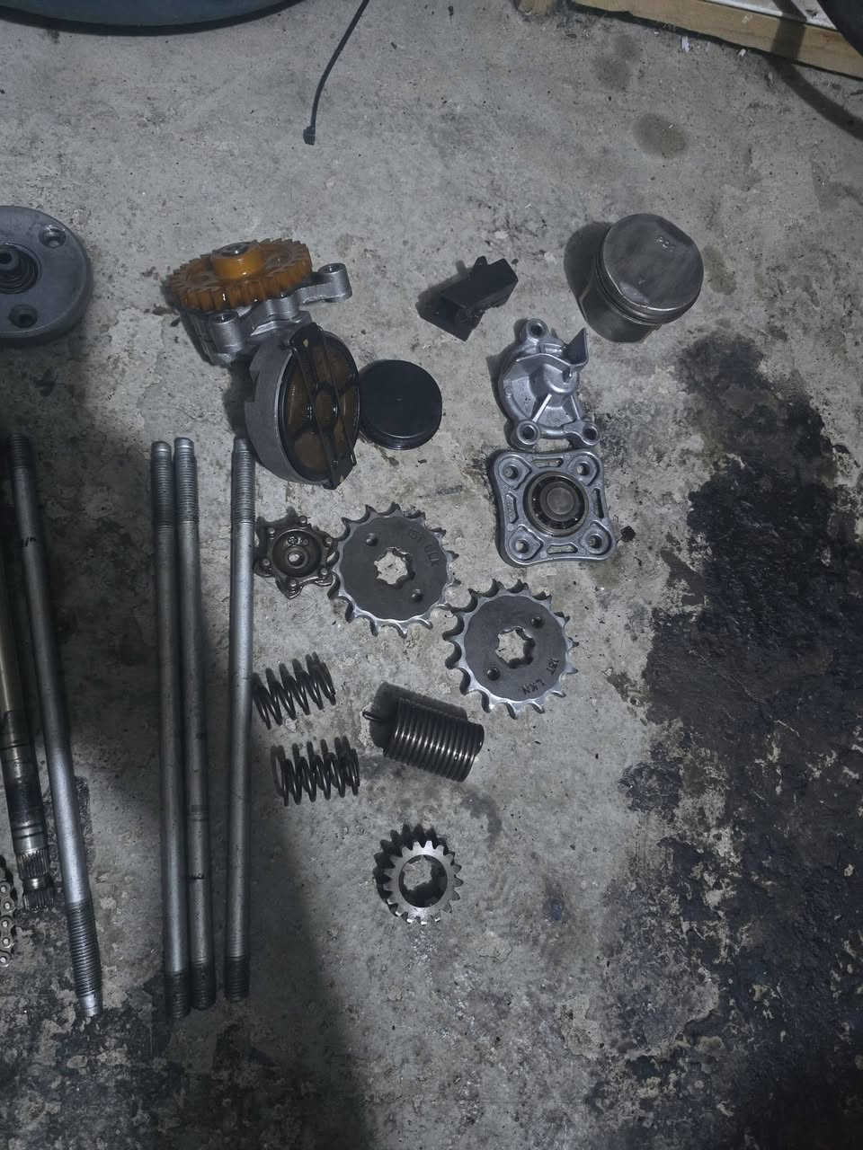 غراض بولسر 150 نظافة عالية جدا خاصه باجزاء المحرك اسعار حلوه للمهتم يدخلي خاص 
رقمي ***********
